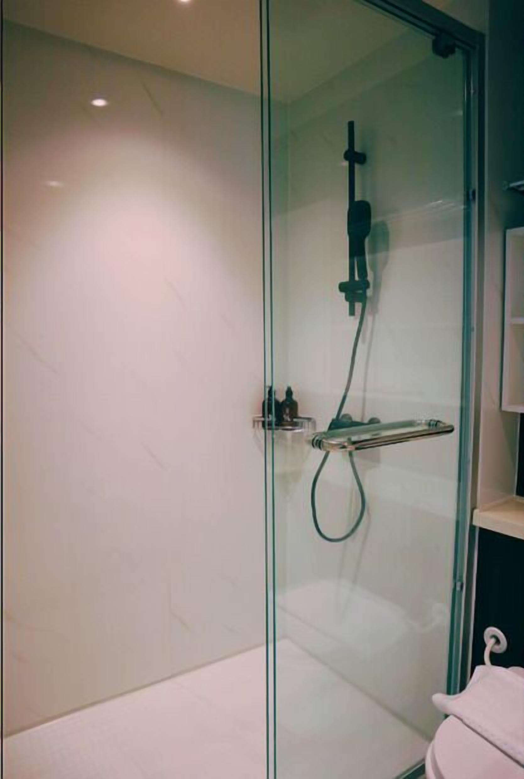 Suite Grand | Bany | Sabatilles 