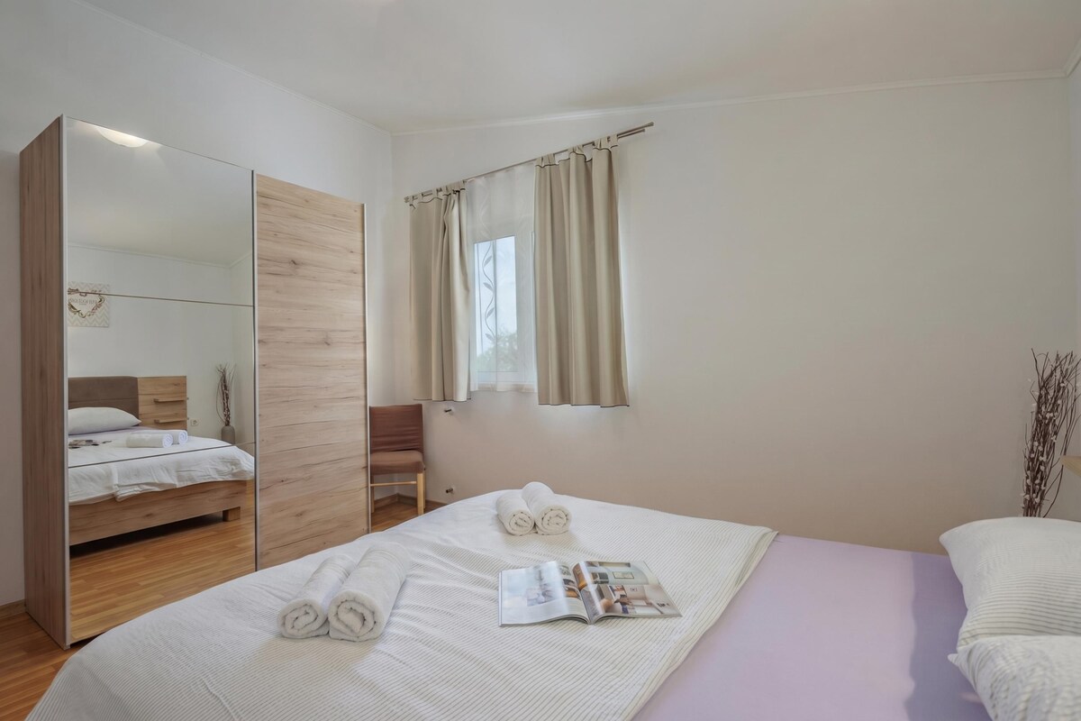 Familie appartement, 1 slaapkamer, balkon, uitzicht op zee (Sunset By The Sea /w Sea View Balcony) | 2 slaapkamers, wifi