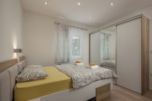 Appartement familial, plusieurs chambres, face Ă la mer (Sea and Silence) | 2 chambres, accĂšs au Wi-Fi (inclus), literie fournie