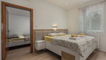 Family Apartment, Multiple Bedrooms, Sea Facing (Sea and Silence) | 2 bedrooms, free WiFi, bed sheets
