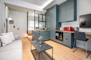 Studio, 1 Double Bed, Balcony, City View | Private kitchen - Lyndon Deluxe Studio Athens Escape (Athens)