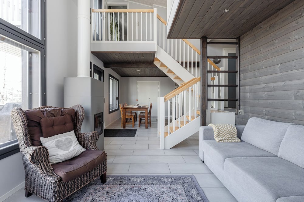Spacious 2BR Cabin at Riihivuori Peak — other in Riihipolku 7, Muurame, 40950, Finland