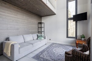 Superior Duplex, Multiple Beds, Partial Lake View, Slope side | Living room