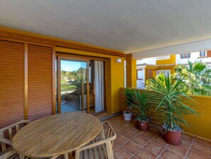 Outdoor dining - Nice apartment for 4 guests with pool, WIFI, A/C, TV and terrace (Orihuela)