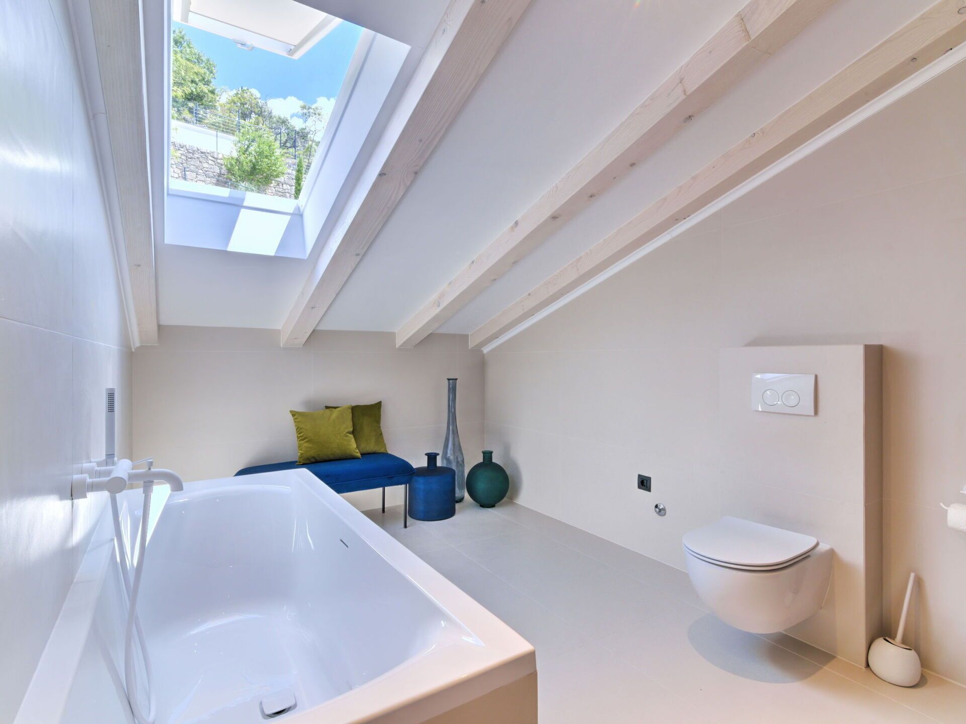 Appartement, Meubilair, Woongebied, Balkon, Condominium, Stoel, Schaduw, Toevlucht, Kust, Hotel