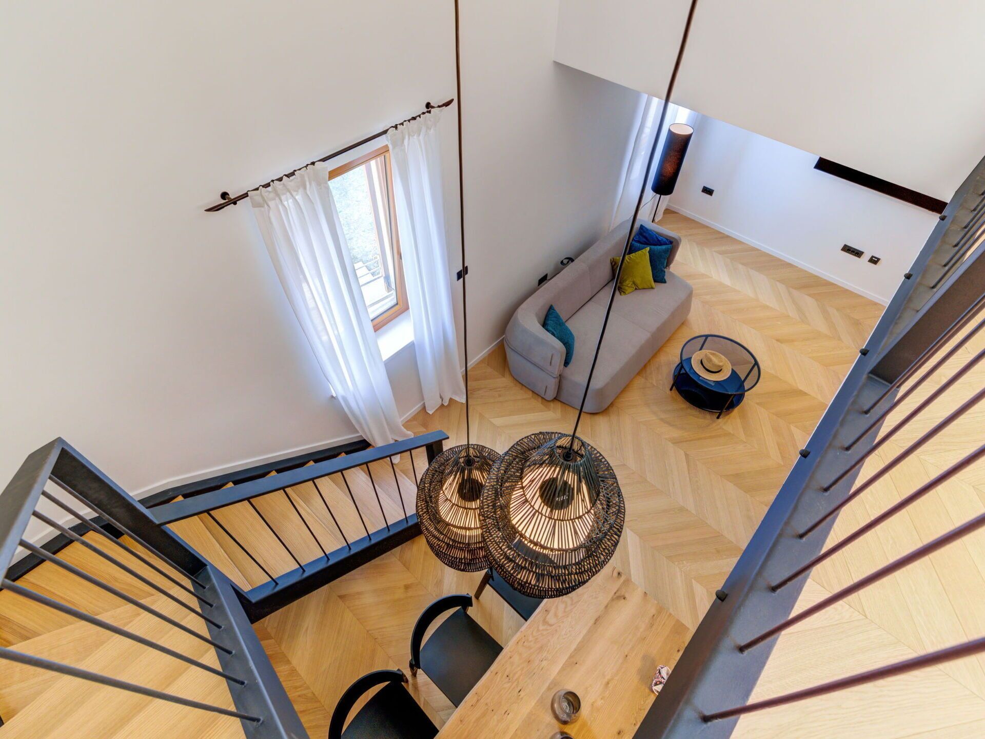 Appartement, Meubilair, Woongebied, Balkon, Condominium, Stoel, Schaduw, Toevlucht, Kust, Hotel