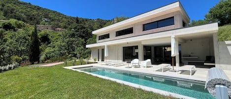Piscine extérieure, piscine chauffée