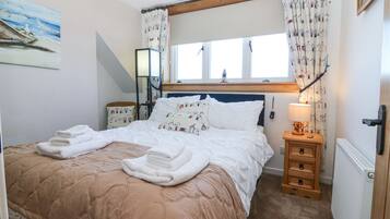 3 bedrooms, individually decorated, individually furnished, free WiFi