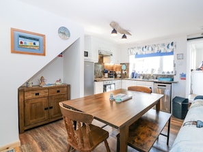 Dining - Periwinkle Cottage (Banff)