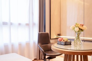 ห้องคลาสสิกดับเบิล, วิวเมือง | โต๊ะทำงาน, พื้นที่ทำงานแบบใช้แล็ปท็อป, Wi-Fi ฟรี