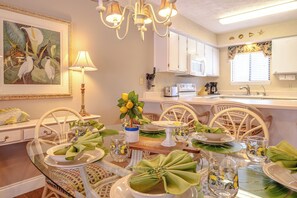 Kjøleskap, mikrobølgeovn, ovn og oppvaskmaskin