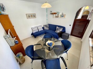 Living room - Coastal Retreat Apartment in Benagil (Lagoa)