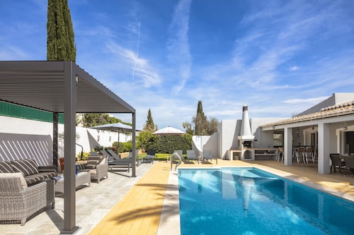 Villa in Coastal Town of Carvoeiro, Algarve