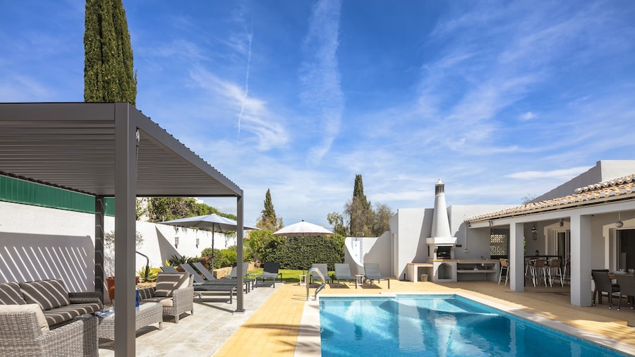 Villa in Coastal Town of Carvoeiro, Algarve