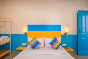 Deluxe Double A/C Room with Ensuite Bathroom | Free WiFi