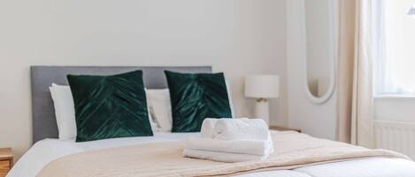 3 soverom, strykejern/-brett, wi-fi og sengetøy