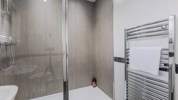 Shower, towels