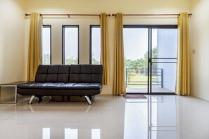 Living area - Narucha Farmstay (Kanchanaburi)