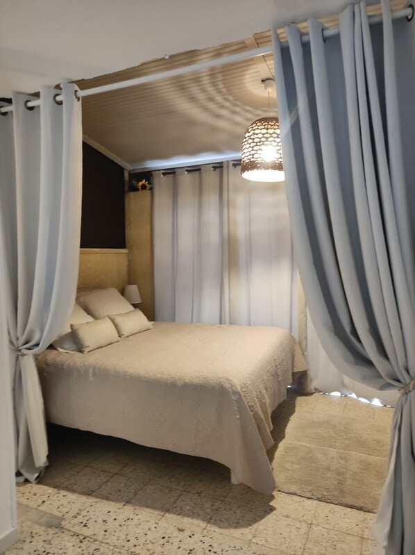 1 Schlafzimmer, Schreibtisch, Bügeleisen/Bügelbrett, kostenloses WLAN