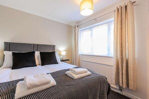 3 chambres, fer et planche Ă repasser, Wi-Fi, literie fournie
