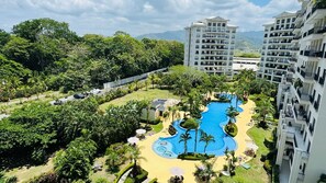 Pool - Spacious, Family-Friendly with Stunning  Breezy and Balconies. (Jaco Beach)