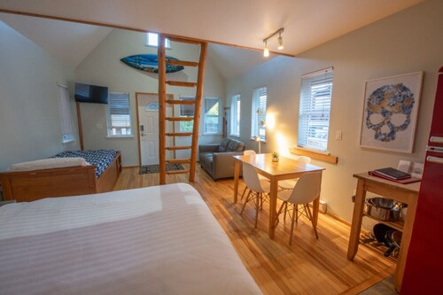 Surf Haven - Cabin in Ucluelet