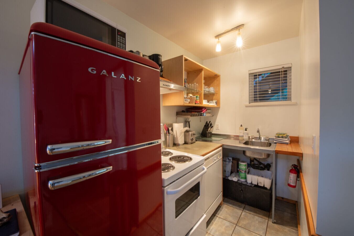 Refrigerador, horno, parrilla de estufa y lavavajillas 
