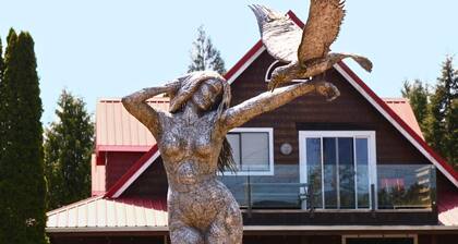 Raven Lady Suite 201 - Centrally located in Ucluelet