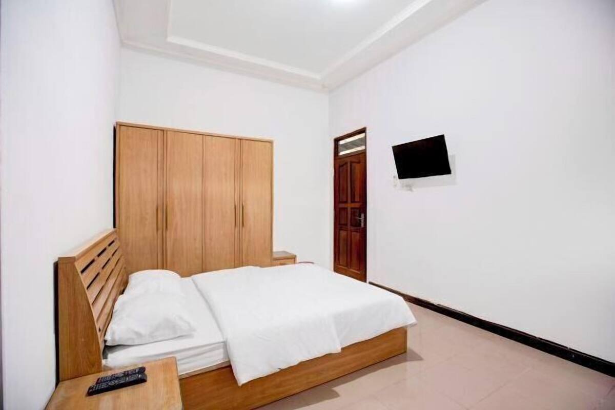 Escrivaninha, Wi-Fi de cortesia, roupa de cama