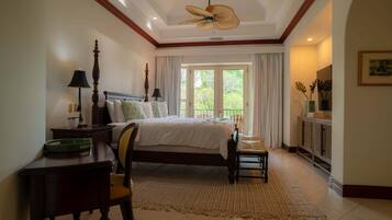 3 bedrooms, iron/ironing board, internet, bed sheets