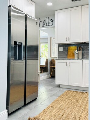 Interior - URBAN OASIS: Dog Friendly - Bungalow Retreat - Downtown Orlando (Orlando)