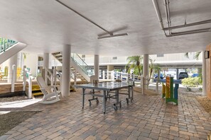 Children’s area - 2BR/2BA Condo: Beachfront & Near John's Pass (Treasure Island)