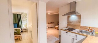 Nice T2 with wifi and Netflix near the golf course