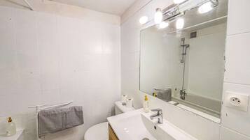 Bidet, serviettes fournies