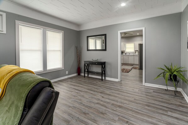 Smart TV, fireplace, offices