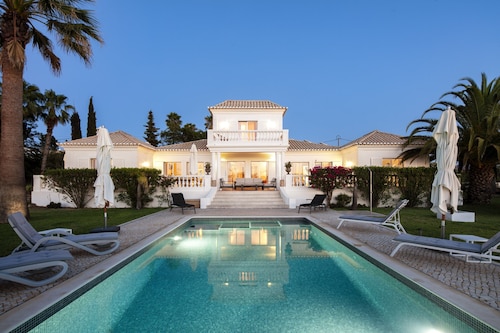 Romantic 3-bedroom Villa Near Carvoeiro