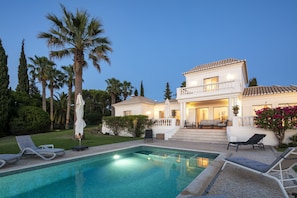 Villa | Piscine | Piscine intérieure, piscine extérieure