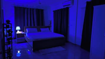 2 bedrooms, iron/ironing board, WiFi