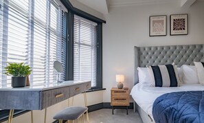 6 bedrooms, iron/ironing board, WiFi, bed sheets