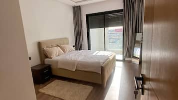 1 habitación, tabla de planchar con plancha, wifi y ropa de cama
