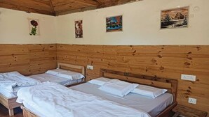 Habitación Deluxe, vista a la montaña | Ropa de cama