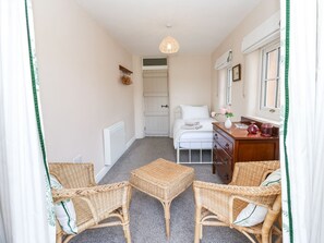 2 bedrooms, individually decorated, individually furnished, free WiFi