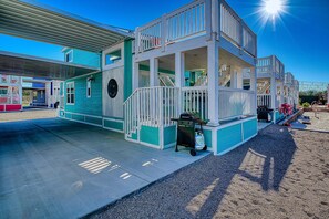 Exterior - Dock Holiday, River Views at Roadrunner Resort (Parker)