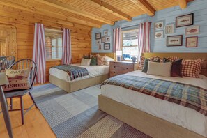 5 bedrooms, desk, iron/ironing board, travel cot