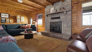 Fernseher, Kamin, Arbeitsbereiche