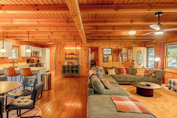 TV, fireplace, offices