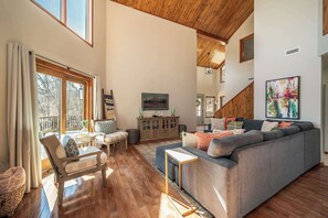 Tv, dvd-spelare och kontor