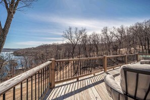 Property grounds - Lakefront Luxury | Private Pickleball Court (Garfield)