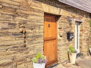 Exterior detail - Horsemans Barn (Kingsbridge)