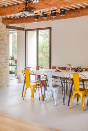Dining - Coudignac 1891 (Lagnes)